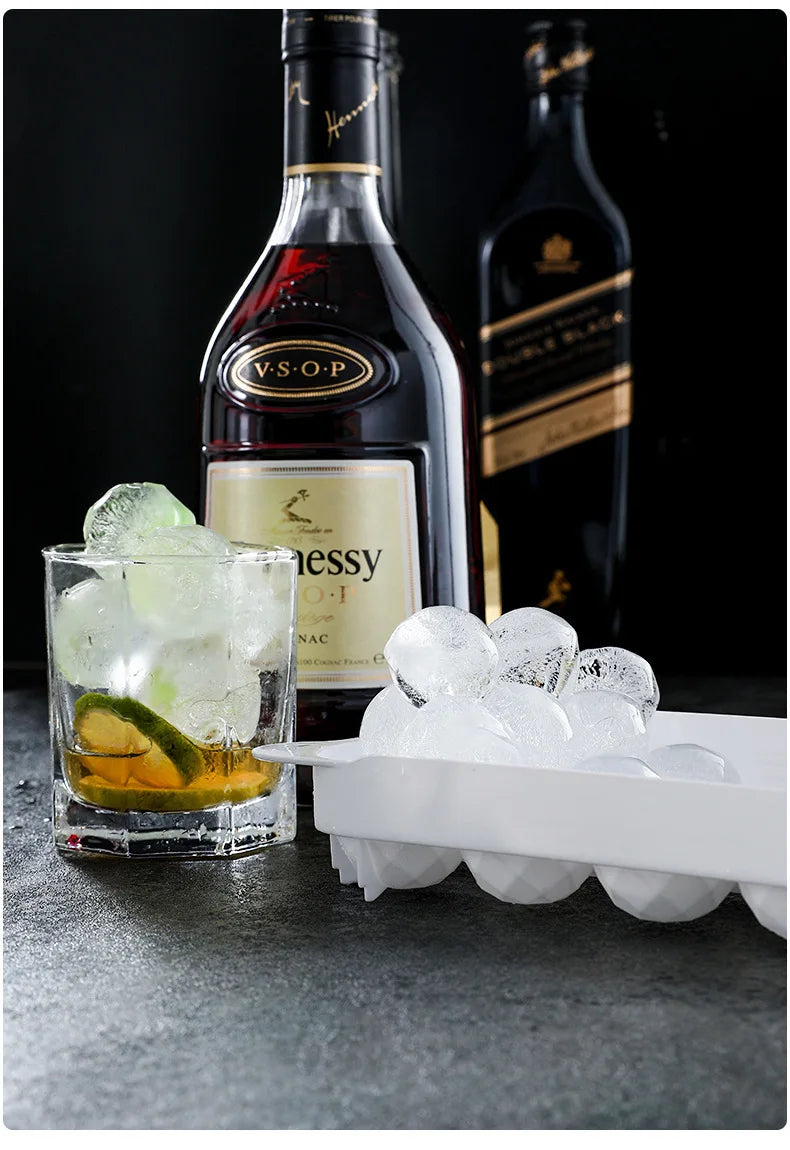 Diamond Ice Mold with Lid – Silicone Spherical Ice Maker for Whiskey & Beer